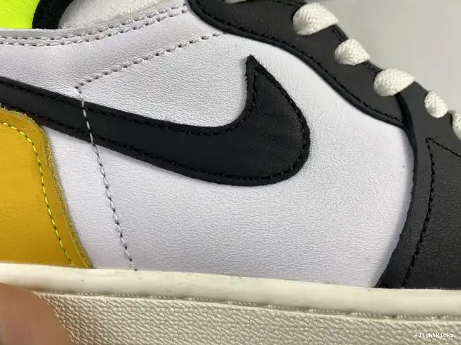 1 JORDAN RETRO 'VOLT AIR GOLD' OG HIGH 555088-118 0510